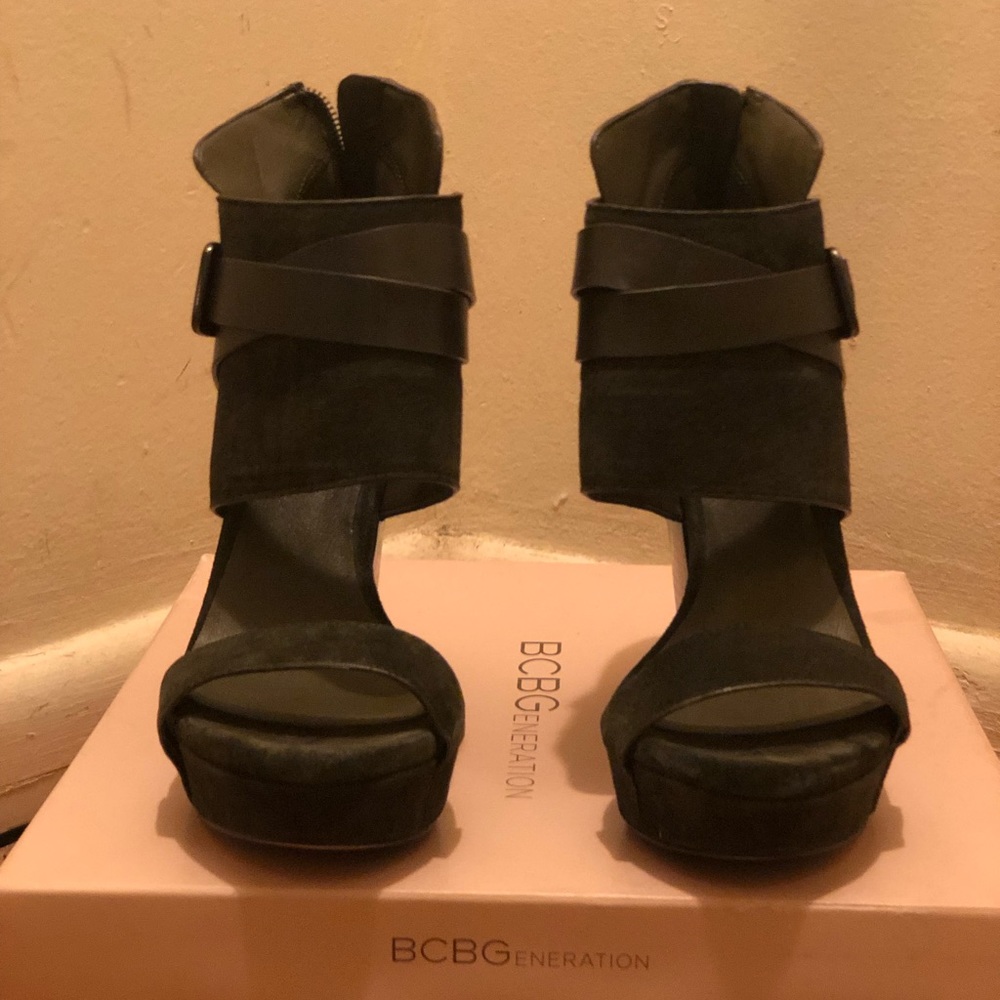 Bcbg Generation Platform Pump. - image 1